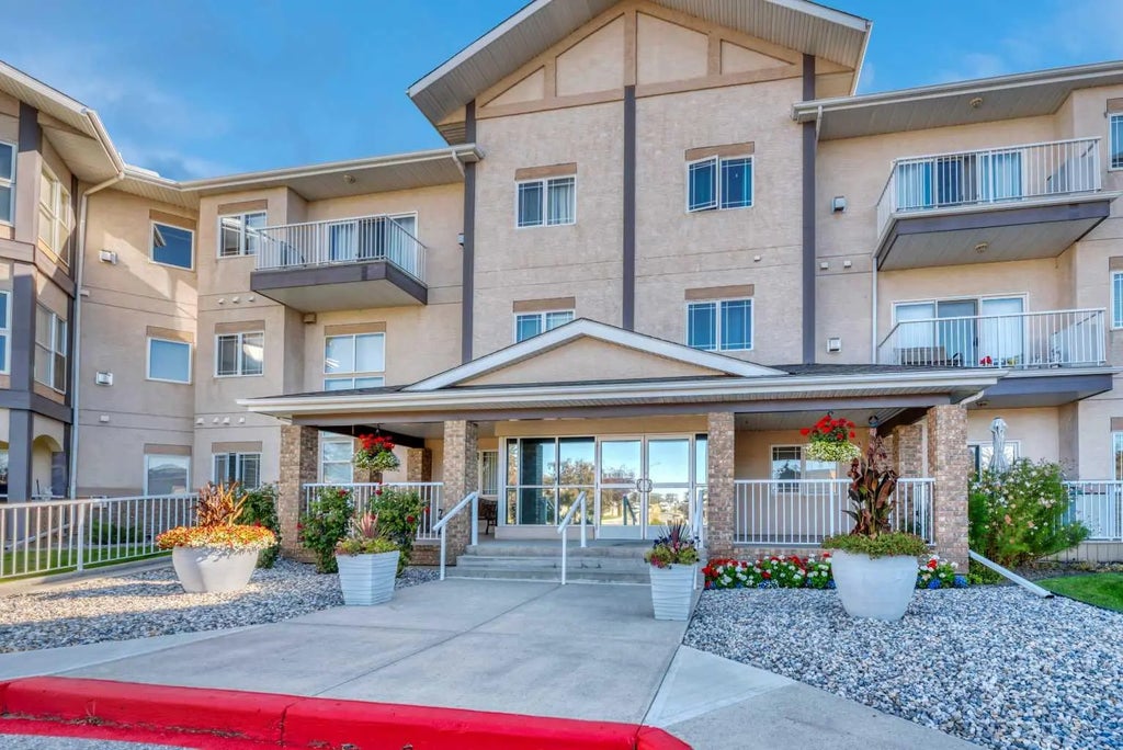 112, 43 Westlake Circle , Strathmore