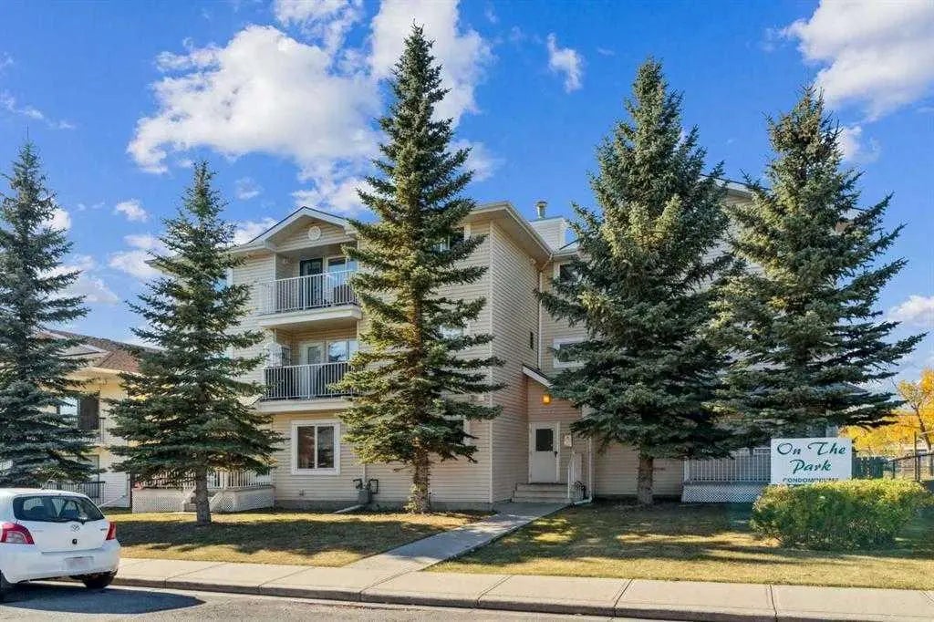 303, 4327 75 Street Nw, Calgary
