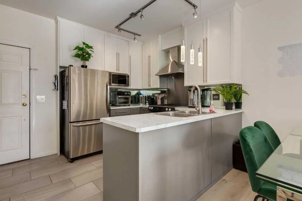 132, 1920 14 Avenue Ne, Calgary