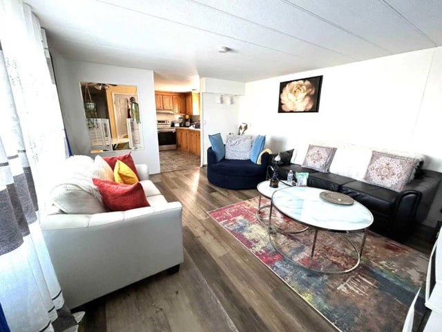 117 Maple Drive W, Brooks