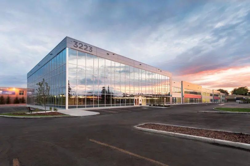 305 3223 5 Avenue Northeast, Calgary – Commercial Office Listing Photo 2