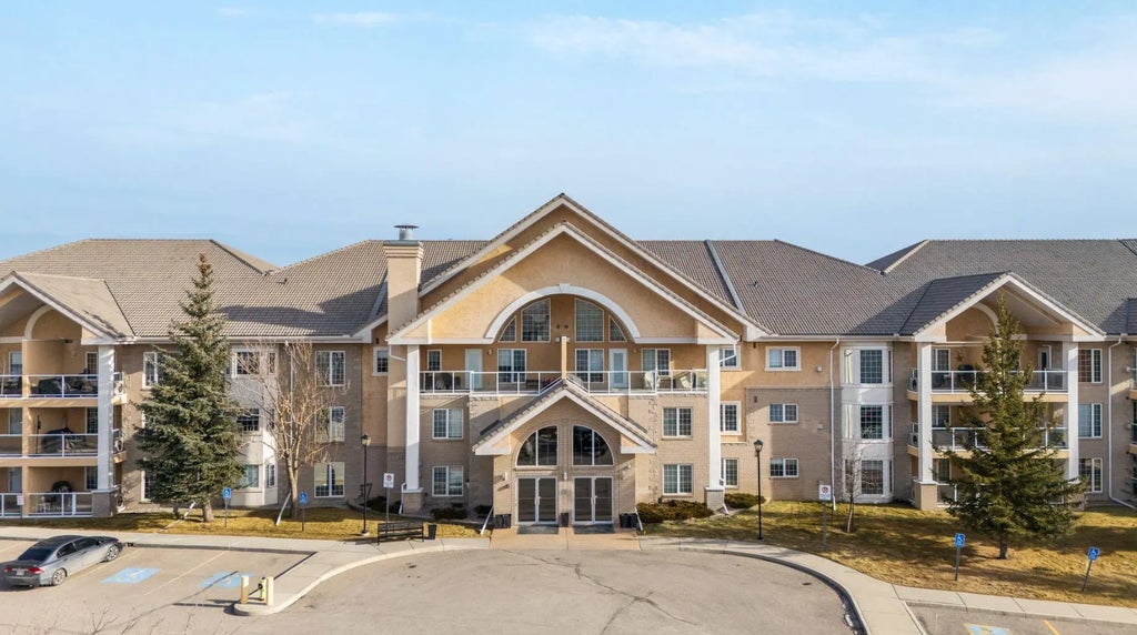 106, 728 Country Hills Road Nw, Calgary