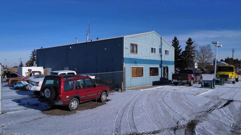 940 5 Avenue , Bassano