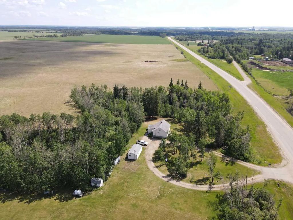 81573 Hwy 2  , Rural Northern Sunrise County