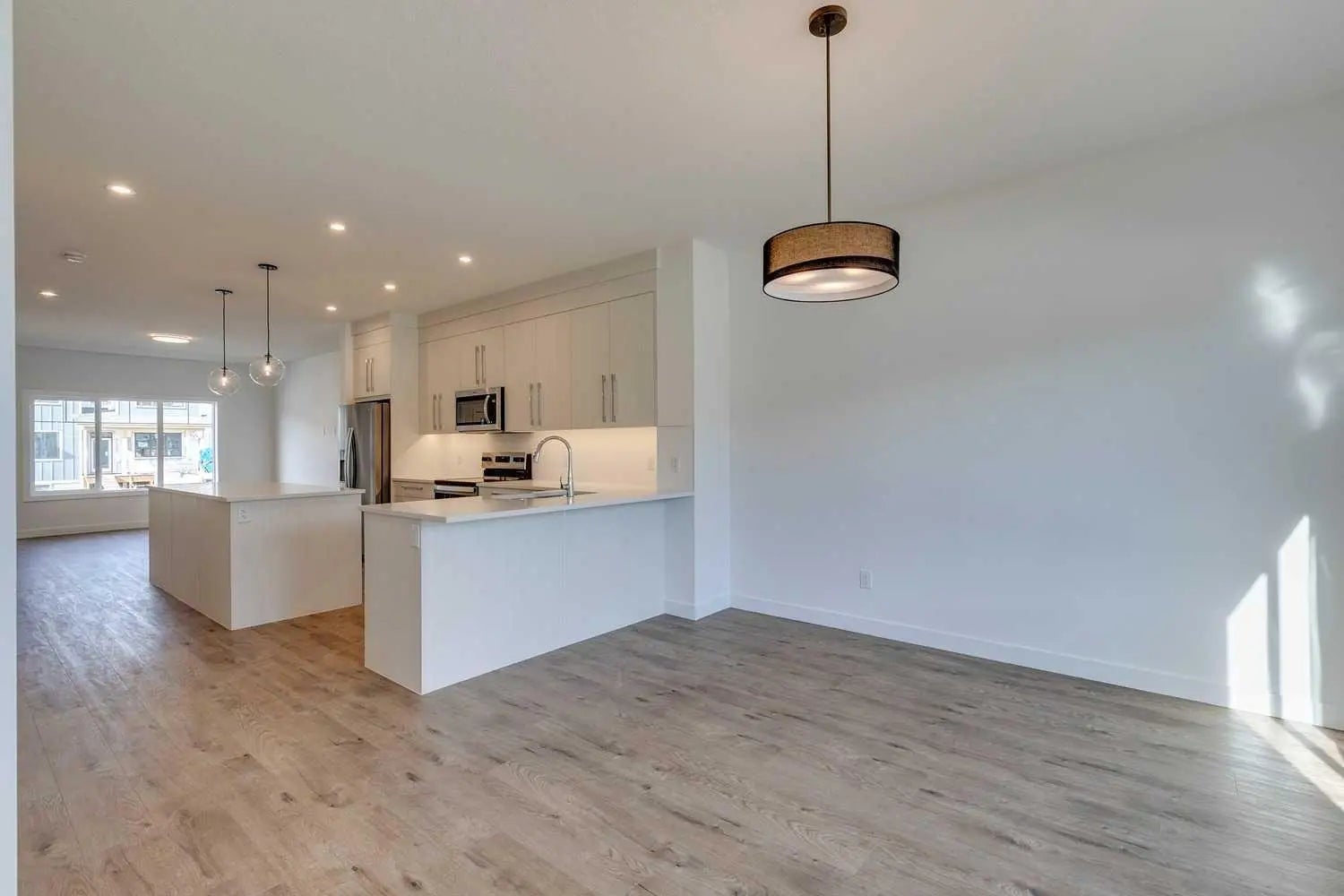 646 Rangeview Street Southeast, Calgary – Residential Semi Detached (Half Duplex) Listing Photo 6