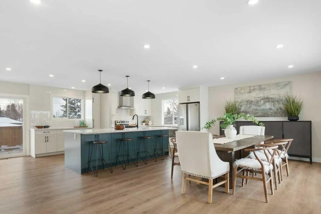 248 Madeira Place Ne, Calgary