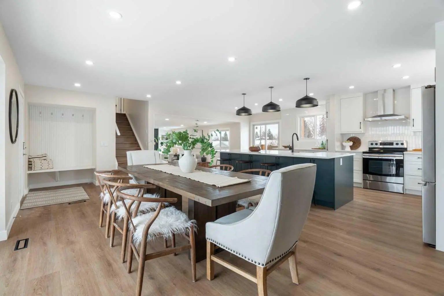 248 Madeira Place Northeast, Calgary – Residential Detached Listing Photo 5