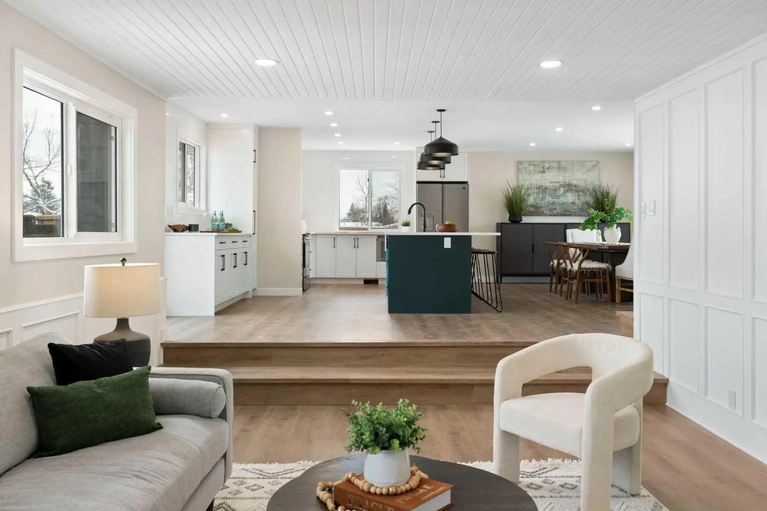 248 Madeira Place Northeast, Calgary – Residential Detached Listing Photo 9