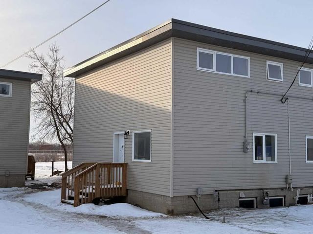 56 305 5 Street , Wainwright