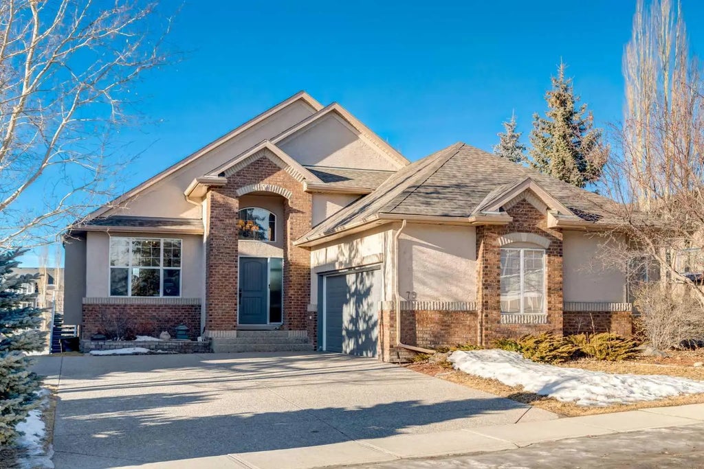 79 Discovery Ridge Park Sw, Calgary