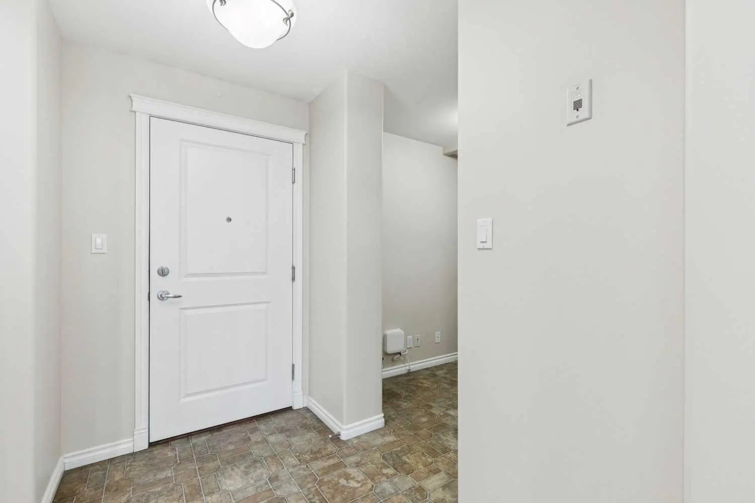 705, 1726 14 Avenue Northwest, Calgary – Residential Apartment Listing Photo 6