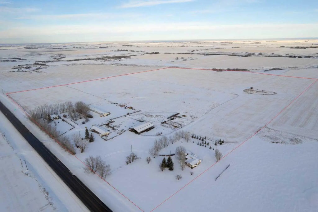 30319 Highway 2a  , Carstairs