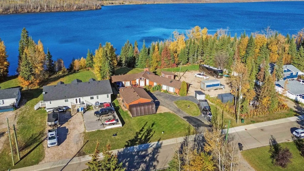 39 Poplar Crescent , Gregoire Lake Estates