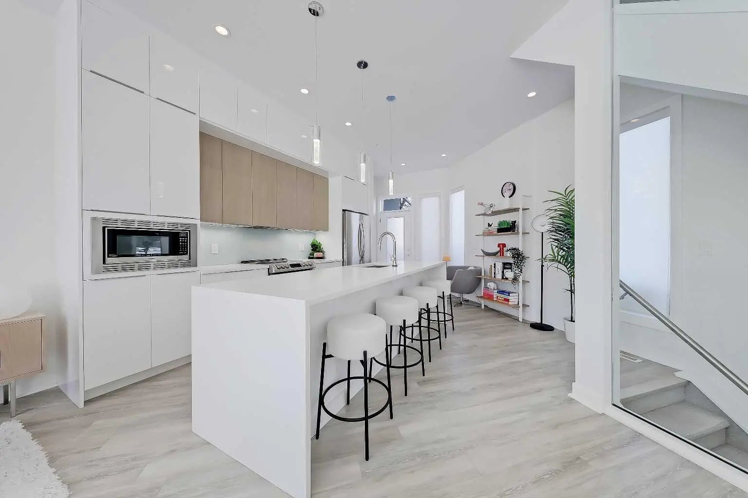 454 15 Avenue Northeast, Calgary – Residential Row/Townhouse Listing Photo 4