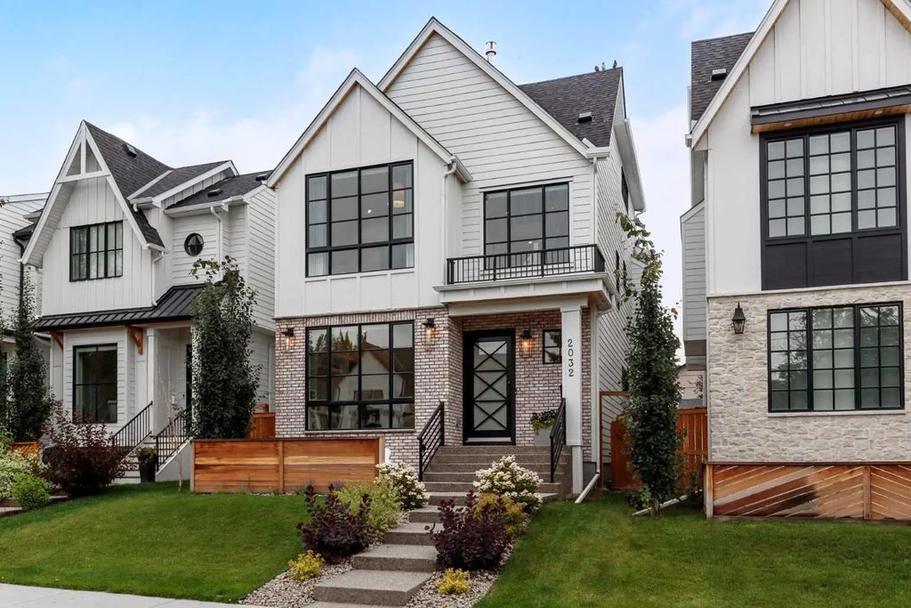 2032 41 Avenue Sw, Calgary