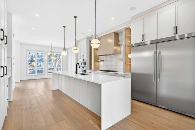 3112 40 Street Sw, Calgary