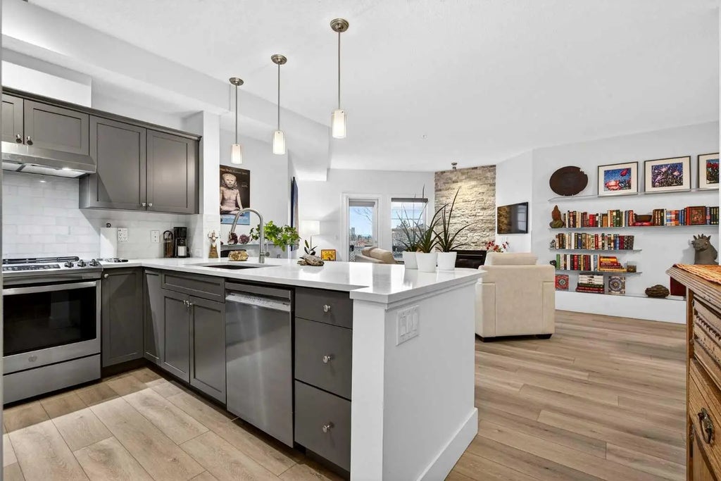 313, 1408 17 Street Se, Calgary