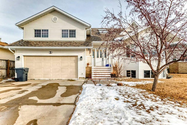 5 Chinook Crescent , Beiseker