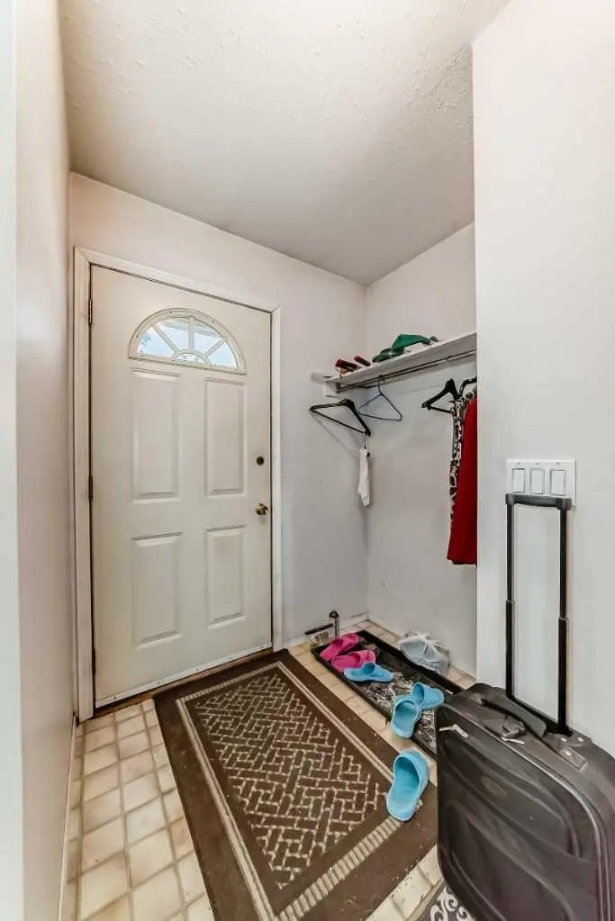 352 Malvern Close Northeast, Calgary – Residential Detached Listing Photo 2