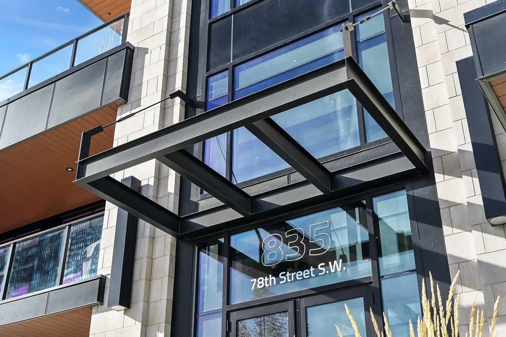 112, 835 78 Street Sw, Calgary