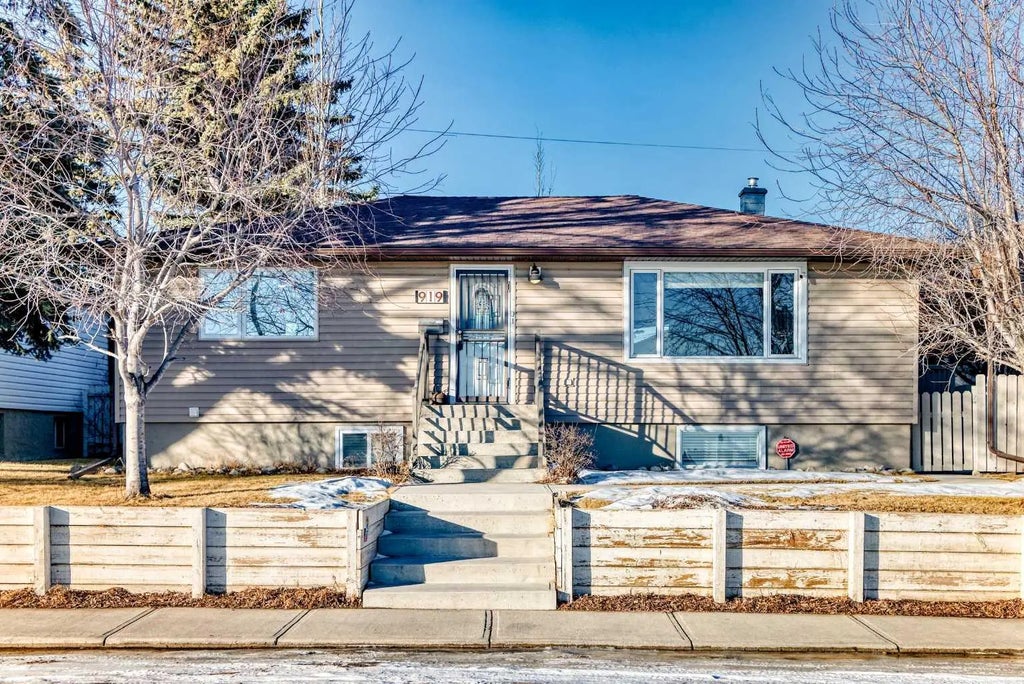 919 Robert Road Ne, Calgary