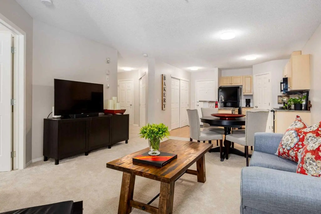 110, 270 Shawville Way Se, Calgary