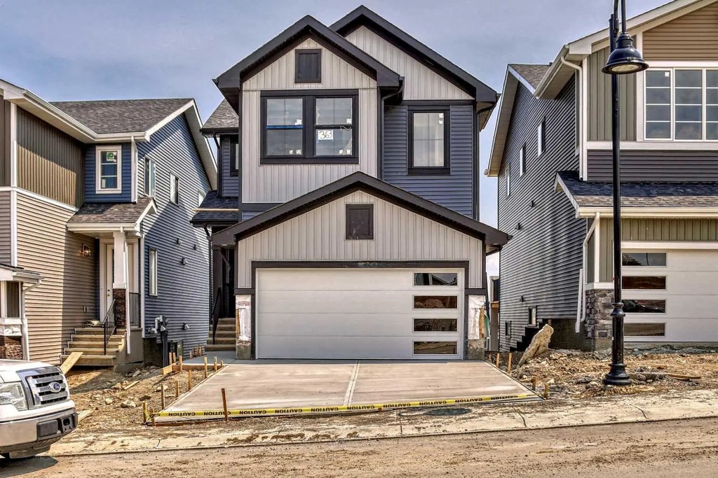 4 Topaz Place , Cochrane