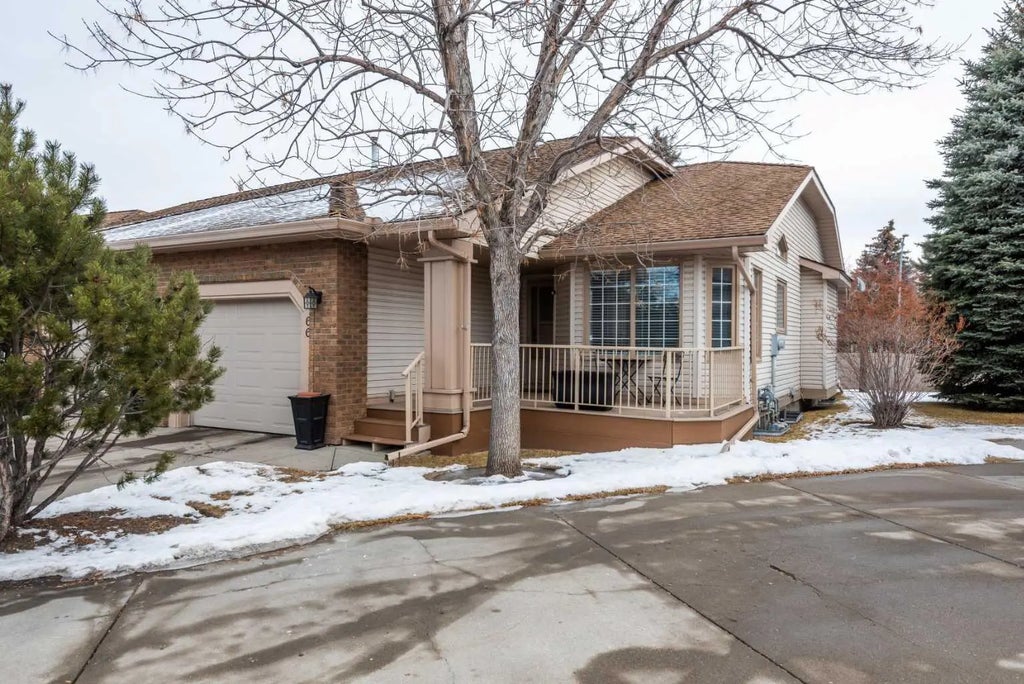 66 Douglas Woods Park Se, Calgary