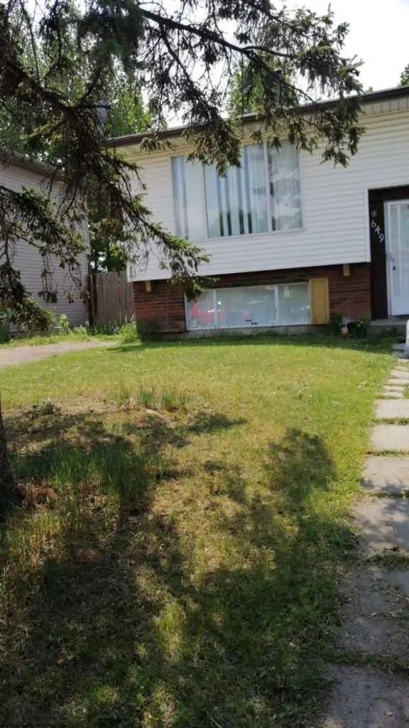 649 Pineland Road Northeast, Calgary – Residential Semi Detached (Half Duplex) Listing Photo 2