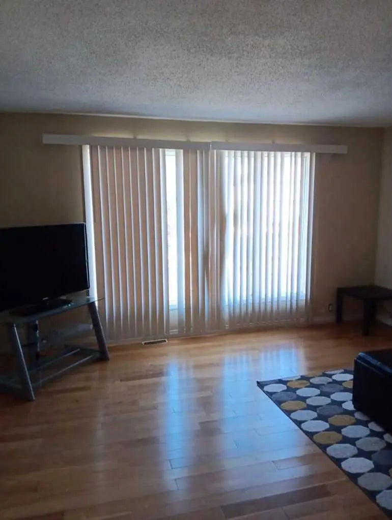 649 Pineland Road Northeast, Calgary – Residential Semi Detached (Half Duplex) Listing Photo 4