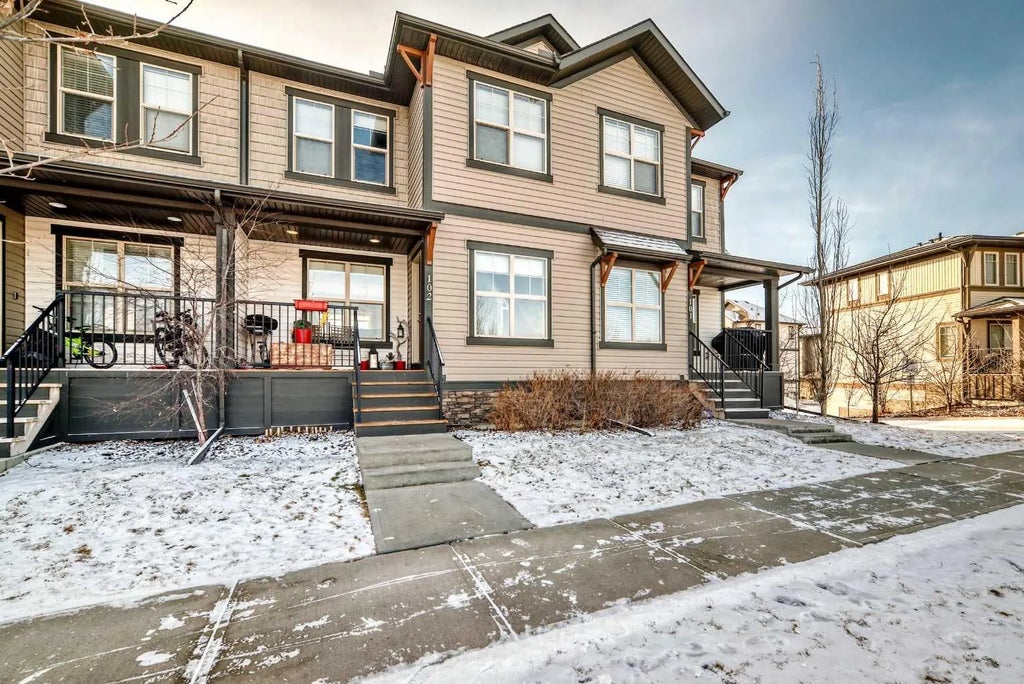 102, 32 Horseshoe Crescent , Cochrane