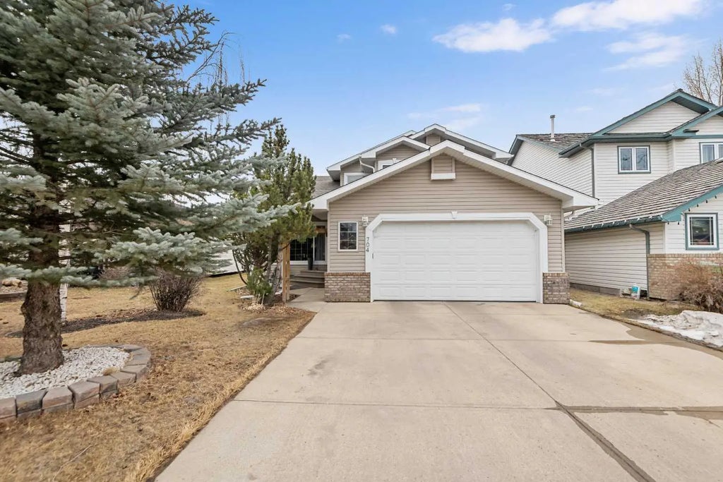 704 Woodside Drive , Airdrie