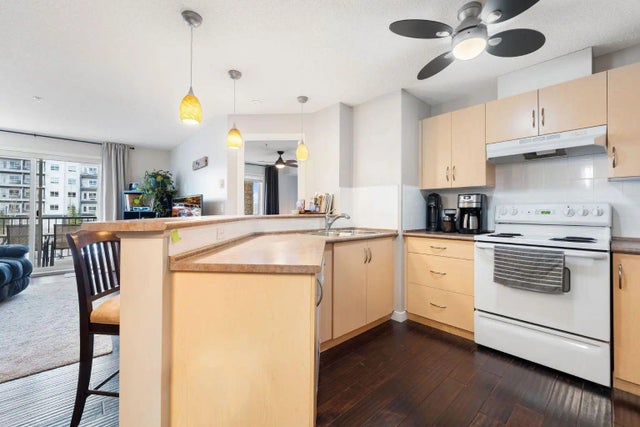 2218, 505 Railway Street W, Cochrane