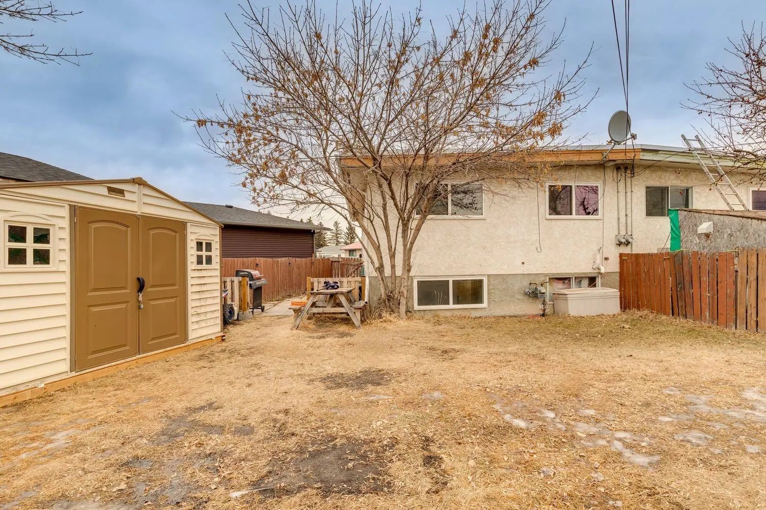 157 Penbrooke Close Southeast, Calgary – Residential Semi Detached (Half Duplex) Listing Photo 23