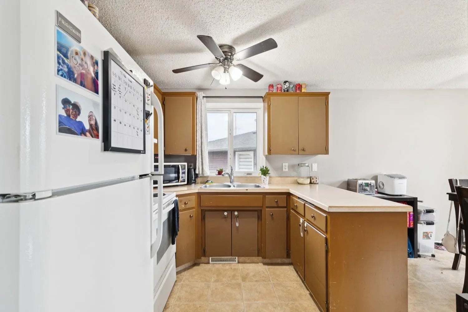 157 Penbrooke Close Southeast, Calgary – Residential Semi Detached (Half Duplex) Listing Photo 4