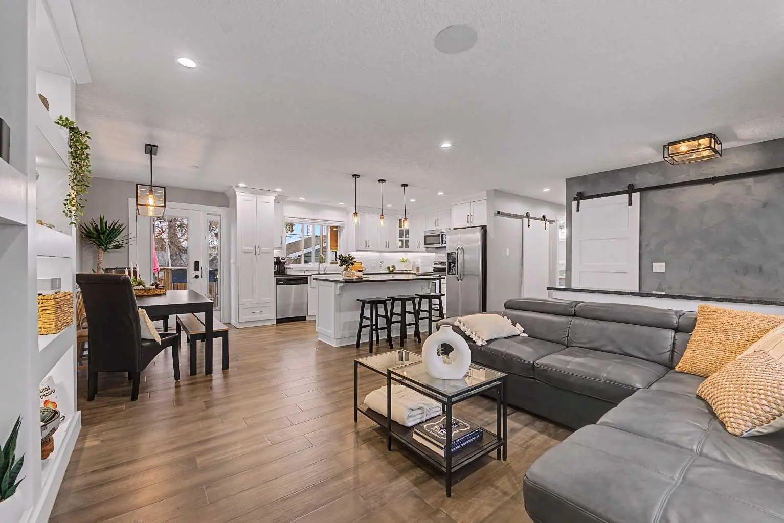 32 Sinclair Crescent Southwest, Calgary – Residential Detached Listing Photo 10