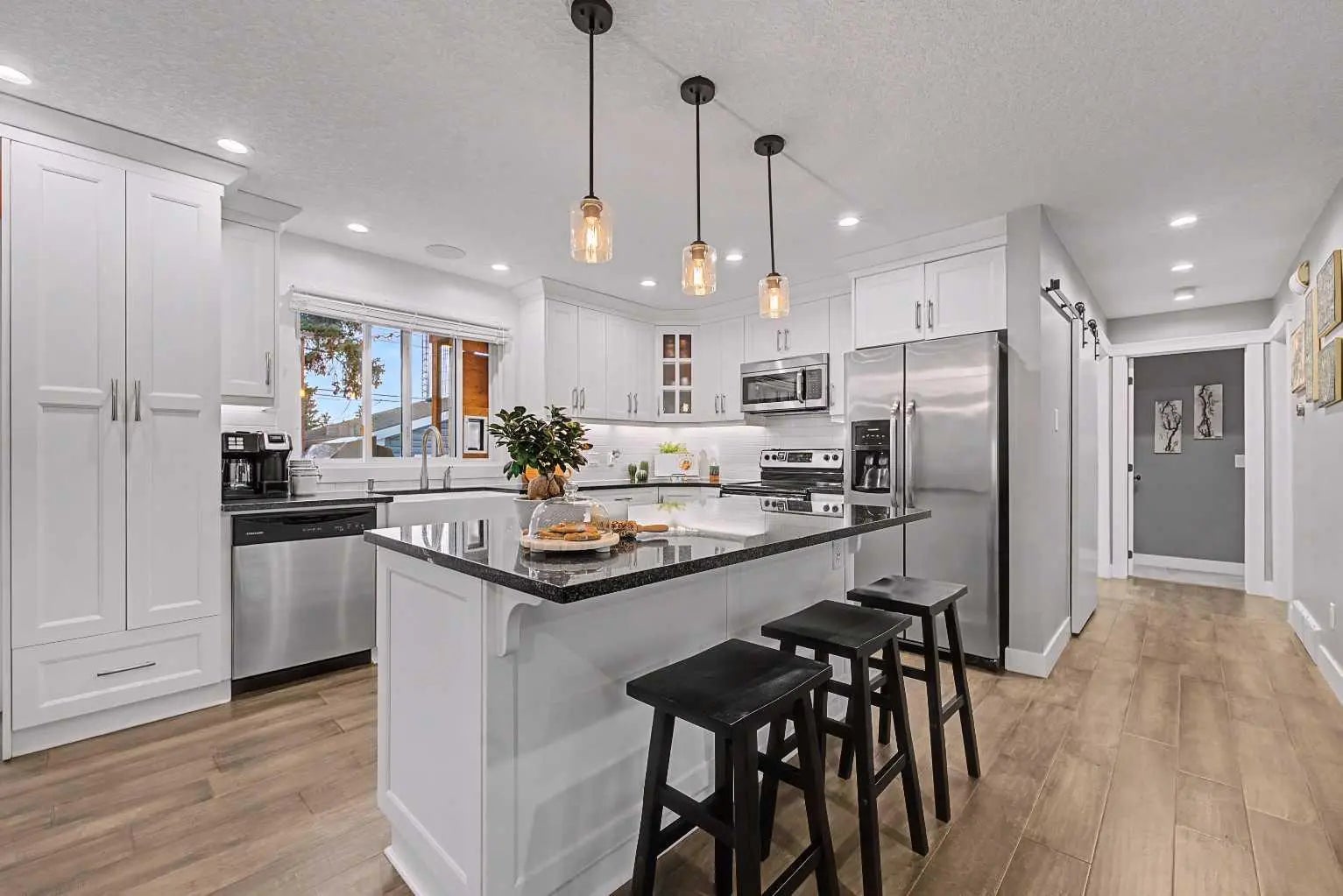 32 Sinclair Crescent Southwest, Calgary – Residential Detached Listing Photo 13