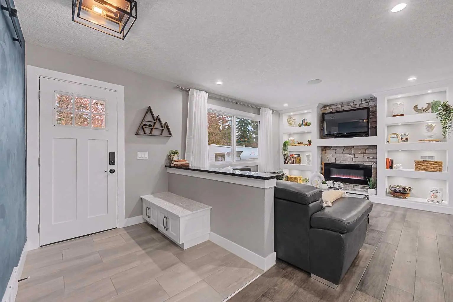 32 Sinclair Crescent Southwest, Calgary – Residential Detached Listing Photo 4