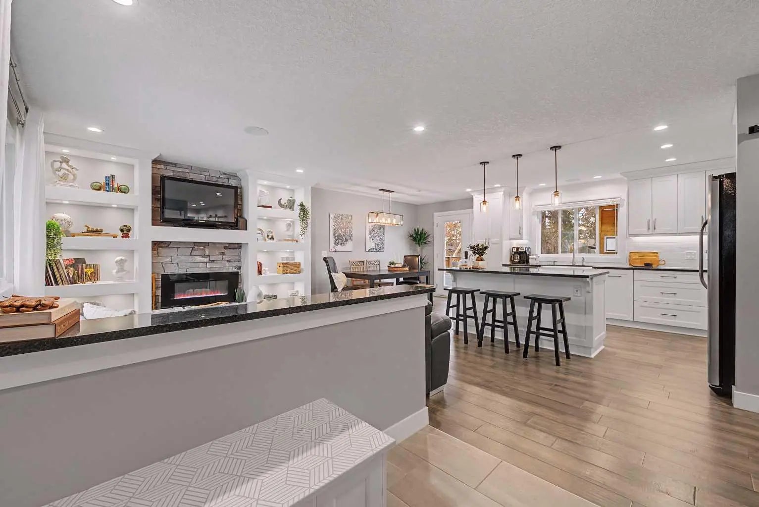 32 Sinclair Crescent Southwest, Calgary – Residential Detached Listing Photo 5