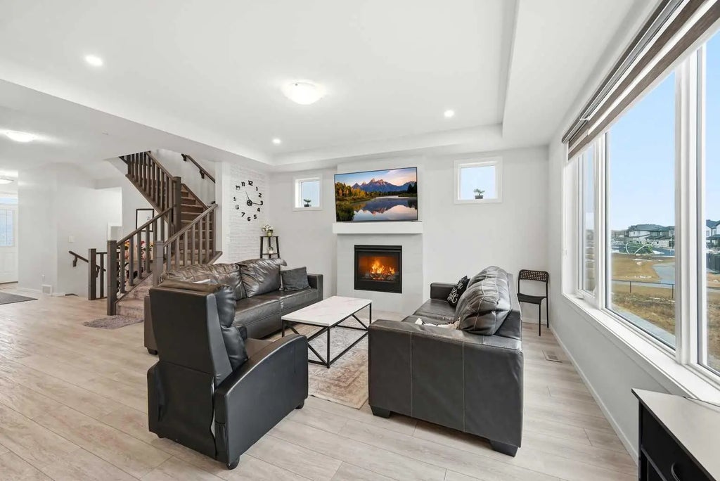 717 Windrow Manor Sw, Airdrie