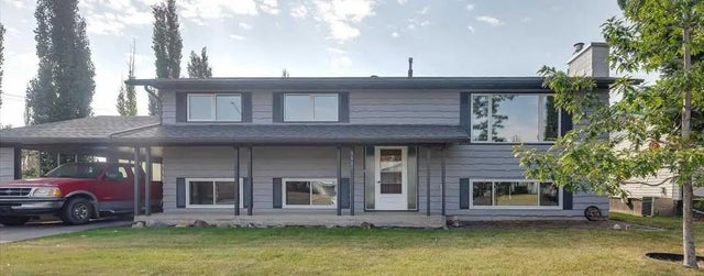 5607 48 Avenue , Lacombe