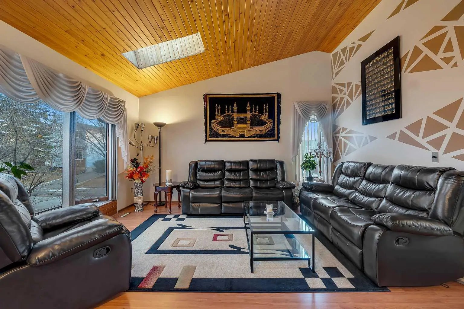 48 Castleglen Court Northeast, Calgary – Residential Detached Listing Photo 5