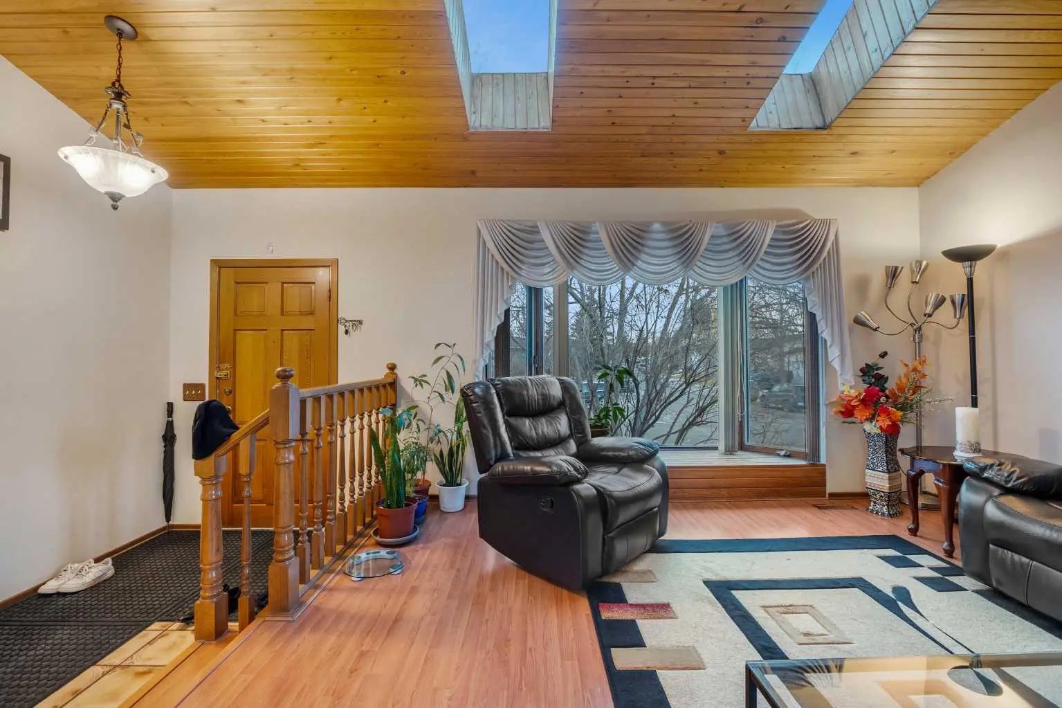 48 Castleglen Court Northeast, Calgary – Residential Detached Listing Photo 7