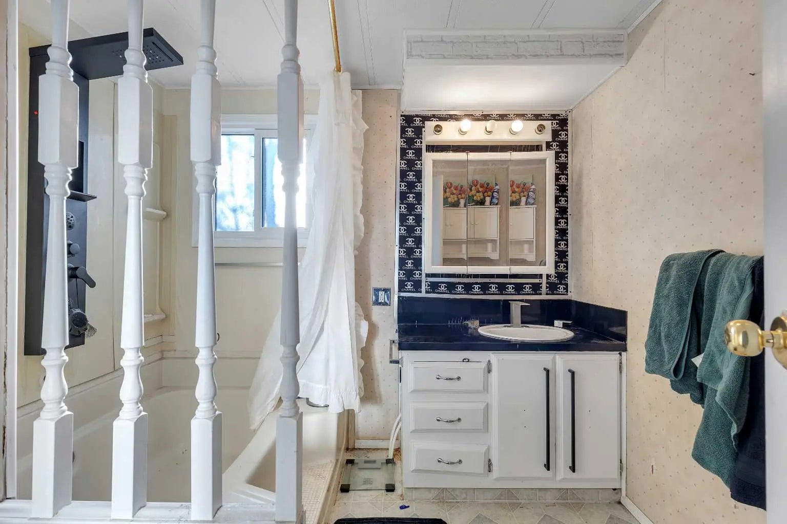 101 Huntstrom Drive Northeast, Calgary – Residential Detached Listing Photo 10