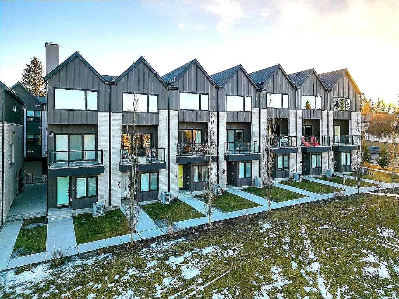 1426 23 Avenue Northwest, Calgary – Multi-Family Row/Townhouse Listing Photo 17