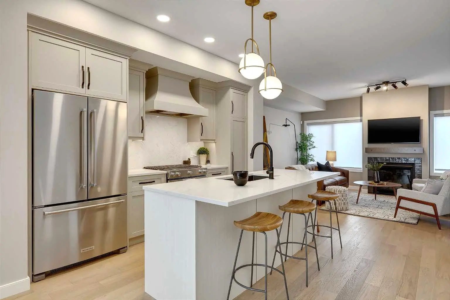 1426 23 Avenue Northwest, Calgary – Multi-Family Row/Townhouse Listing Photo 6