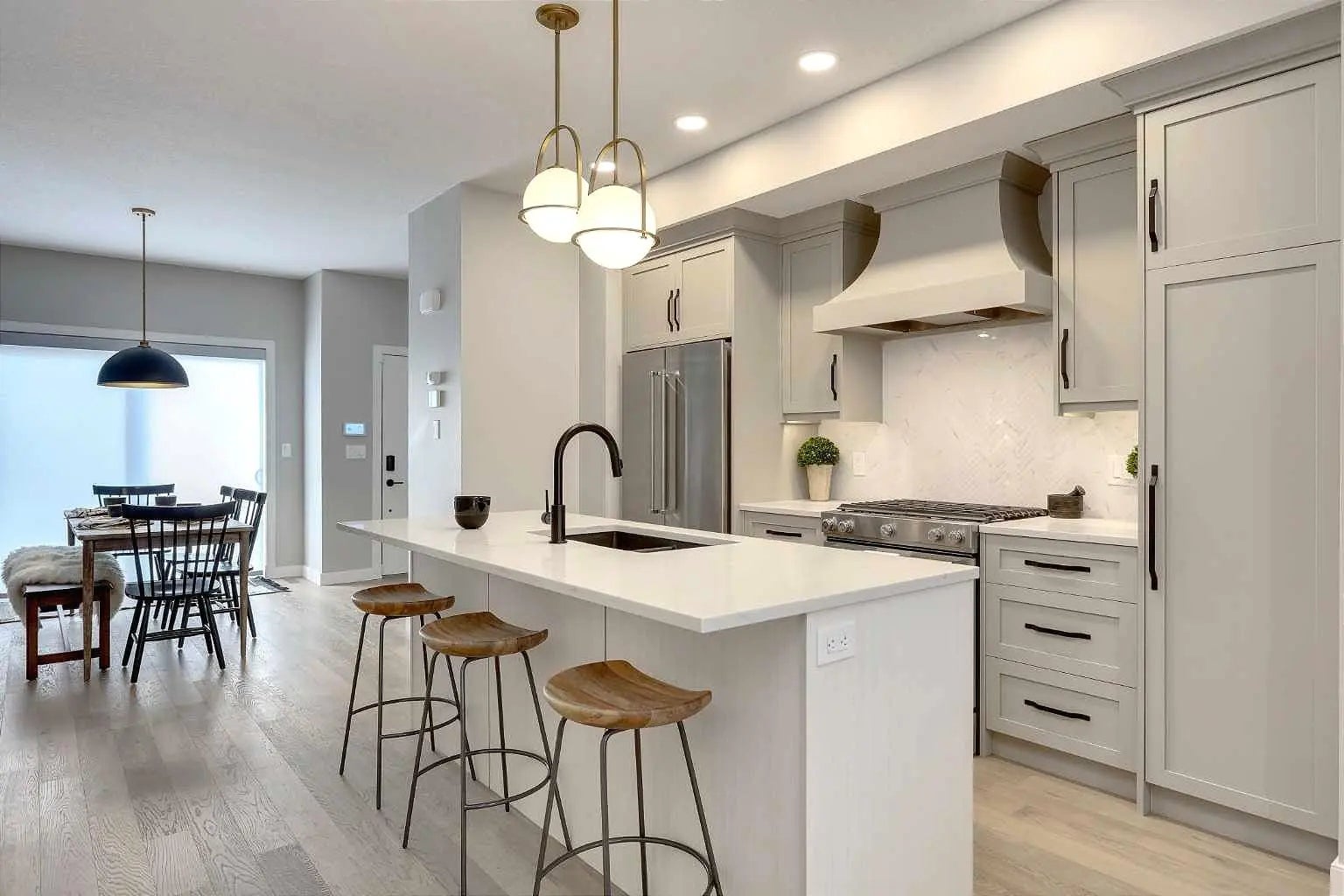 1426 23 Avenue Northwest, Calgary – Multi-Family Row/Townhouse Listing Photo 9