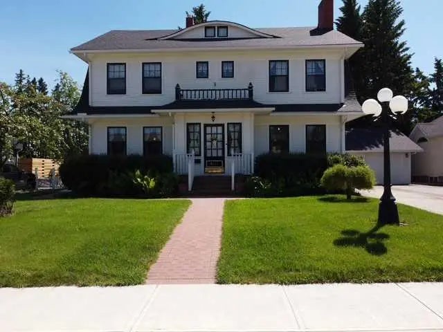 5331 51 Avenue , Lacombe