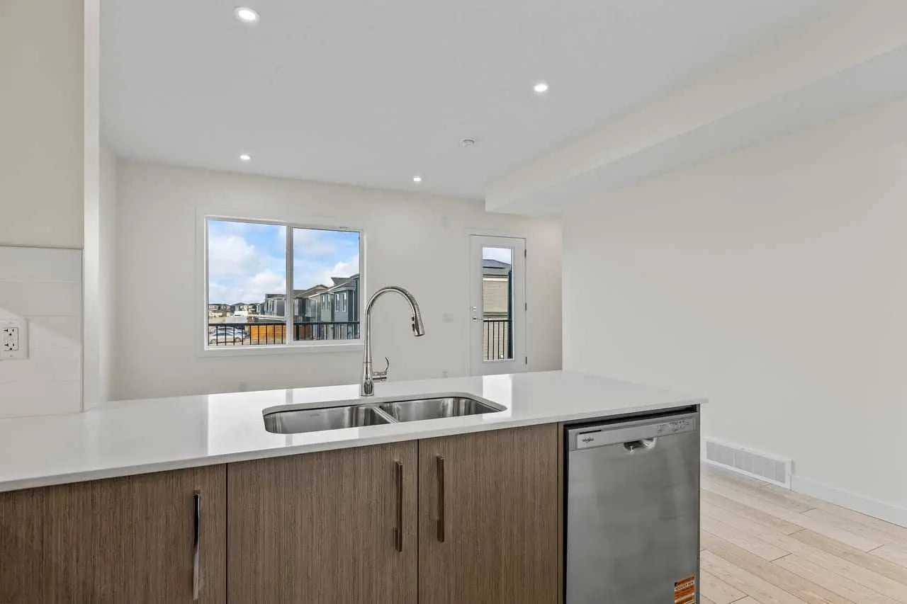 42 Corner Glen Manor Northeast, Calgary – Residential Row/Townhouse Listing Photo 14