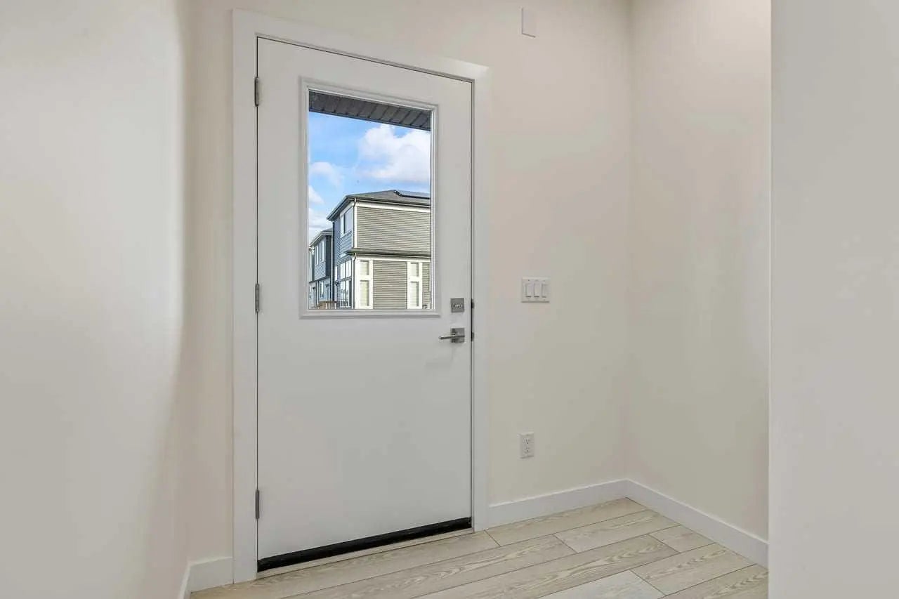 42 Corner Glen Manor Northeast, Calgary – Residential Row/Townhouse Listing Photo 5